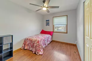 946 Pin Oak Cir, Cary, IL 60013 - Photo 17