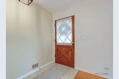1407 N Douglas Avenue, Arlington Heights, IL 60004 - Photo 3