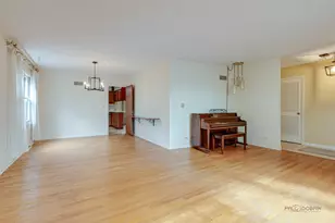 1407 N Douglas Ave, Arlington Heights, IL 60004 - Photo 9