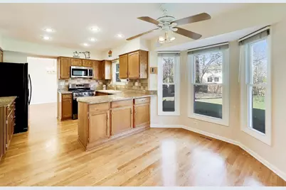 1422 Madison Road, Buffalo Grove, IL 60089 - Photo 7