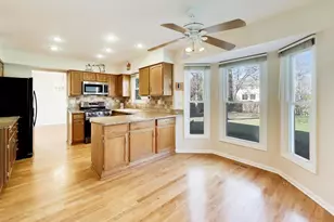 1422 Madison Rd, Buffalo Grove, IL 60089 - Photo 7