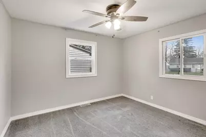 239 Maplewood Drive, Antioch, IL 60002 - Photo 11