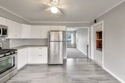 239 Maplewood Drive, Antioch, IL 60002 - Photo 9