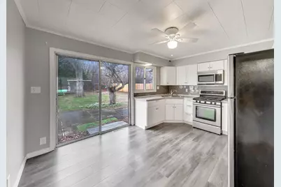 239 Maplewood Drive, Antioch, IL 60002 - Photo 7