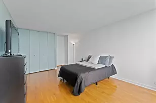 655 W Irving Park Rd, Chicago, IL 60613 - Photo 7