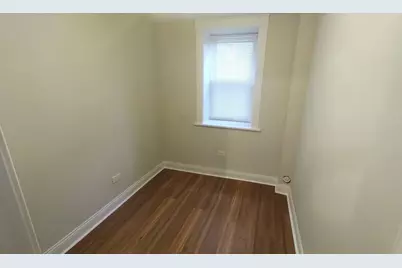 109 N Center Street #G, Joliet, IL 60435 - Photo 3