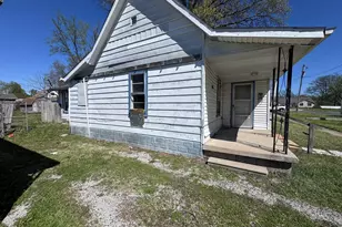 712 Rhodes St, Centralia, IL 62801 - Photo 11