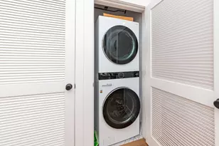 3517 N Reta Ave, Chicago, IL 60657 - Photo 17