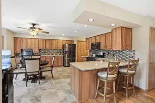 1122 Douglas Ln, Crete, IL 60417 - Photo 9