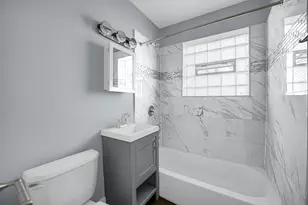 2046 E 72nd Pl, Chicago, IL 60649 - Photo 25