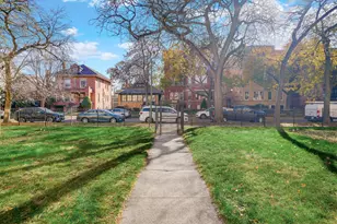 2046 E 72nd Pl, Chicago, IL 60649 - Photo 7