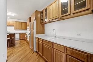 611 Belmont Ln, Carol Stream, IL 60188 - Photo 5