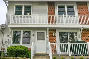321 Fairchild Ct, Bloomingdale, IL 60108 - Photo 1