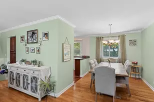 801 E Greenwood Dr, Mount Prospect, IL 60056 - Photo 7