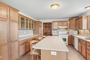 2136 N 34th Rd, Ottawa, IL 61350 - Photo 7