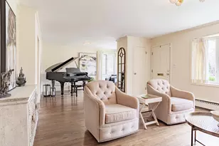 3890 Gregory Dr, Northbrook, IL 60062 - Photo 3