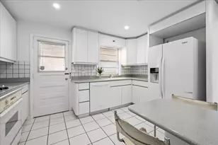 7012 N Kenton Ave, Lincolnwood, IL 60712 - Photo 7