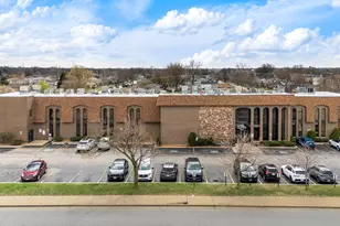 4647 W 103rd St, Oak Lawn, IL 60453 - Photo 1