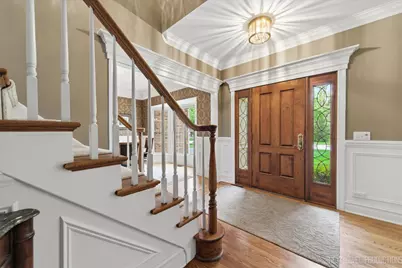 1005 Stonehedge Road, Saint Charles, IL 60174 - Photo 9