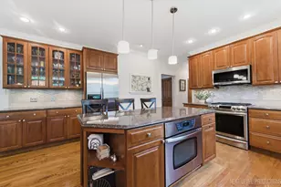 1005 Stonehedge Rd, Saint Charles, IL 60174 - Photo 13