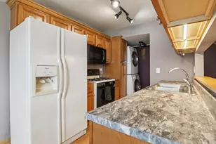 225 Foxhead Ct, Bolingbrook, IL 60440 - Photo 5