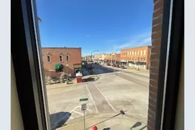 160 W State Street, Sycamore, IL 60178 - Photo 11