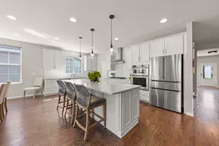 51 Somerset Cir, Wheaton, IL 60189 - Photo 7