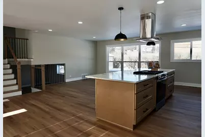 2018 E Ivy Lane, Mount Prospect, IL 60056 - Photo 5