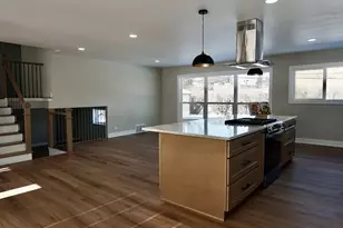 2018 E Ivy Ln, Mount Prospect, IL 60056 - Photo 5