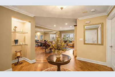 332 Regent Wood Road #332, Northfield, IL 60093 - Photo 5