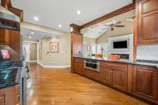 332 Regent wood Rd, Northfield, IL 60093 - Photo 11