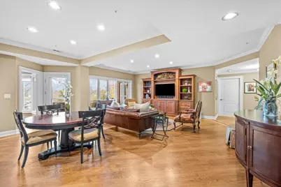 332 Regent Wood Road #332, Northfield, IL 60093 - Photo 9