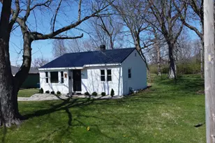 850 E Locust St, Watseka, IL 60970 - Photo 5