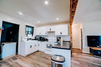 850 E Locust Street, Watseka, IL 60970 - Photo 9