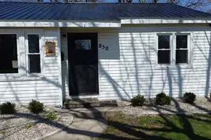 850 E Locust St, Watseka, IL 60970 - Photo 3