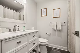 923 Oxford Rd, Glen Ellyn, IL 60137 - Photo 13