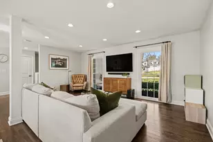 923 Oxford Rd, Glen Ellyn, IL 60137 - Photo 5