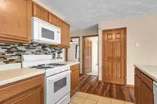 10184 Metalmark Ln, Roscoe, IL 61073 - Photo 13