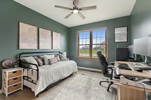 100 S Constitution Dr, Aurora, IL 60506 - Photo 21