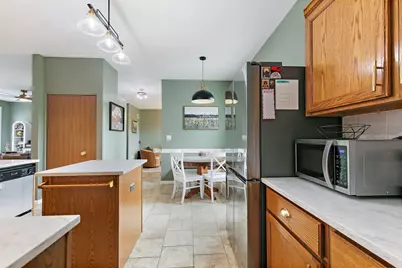 100 S Constitution Drive, Aurora, IL 60506 - Photo 13