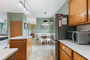 100 S Constitution Dr, Aurora, IL 60506 - Photo 13