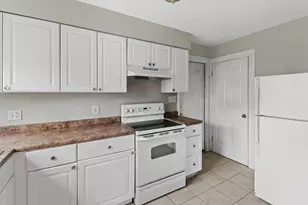 107 S Draper Ave, Champaign, IL 61821 - Photo 9