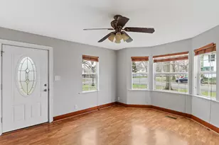107 S Draper Ave, Champaign, IL 61821 - Photo 5