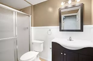 215 S Winthrop Dr, Round Lake, IL 60073 - Photo 23