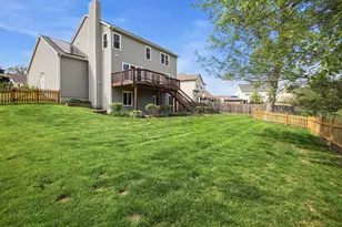 215 S Winthrop Dr, Round Lake, IL 60073 - Photo 25