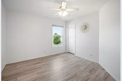 215 S Winthrop Drive, Round Lake, IL 60073 - Photo 17