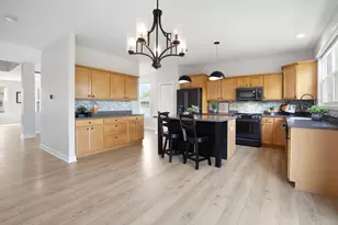 215 S Winthrop Dr, Round Lake, IL 60073 - Photo 7