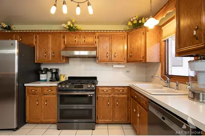 9345 S 82nd Court, Hickory Hills, IL 60457 - Photo 9
