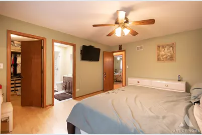 9345 S 82nd Court, Hickory Hills, IL 60457 - Photo 13