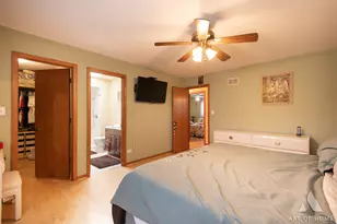 9345 S 82nd Ct, Hickory Hills, IL 60457 - Photo 13